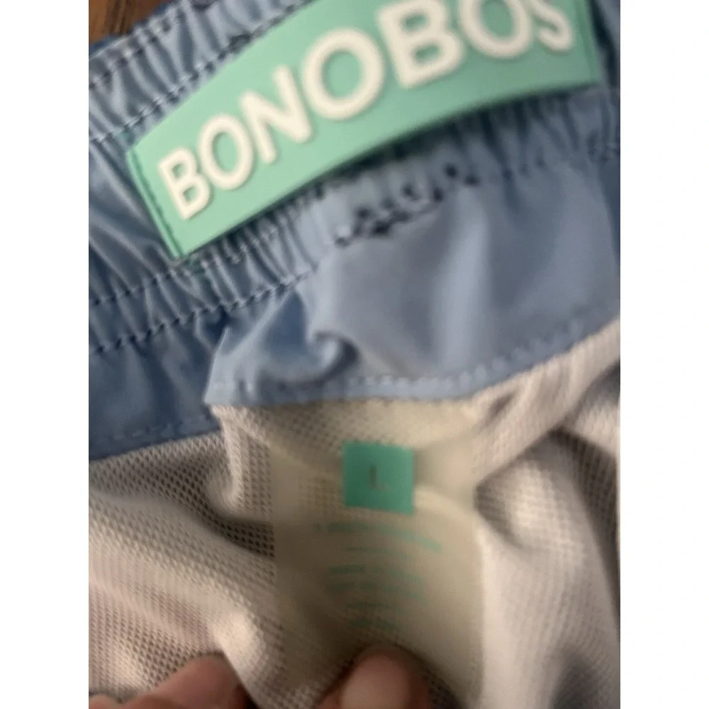 Bonobos men swim